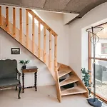 度假居 4 Star In *