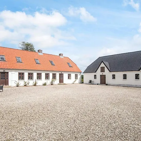 4 Star In * Hornsyld